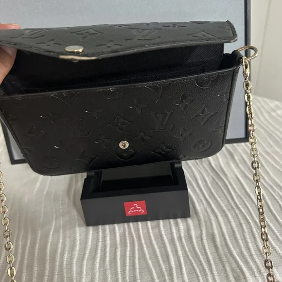 Louis Vuitton Black Crossbody Bag with Gold Chain - Picture 3 of 6